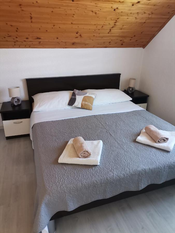 Apartment Dolores Смолянац Екстериор снимка