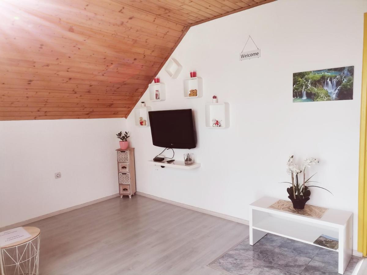 Apartment Dolores Смолянац Екстериор снимка