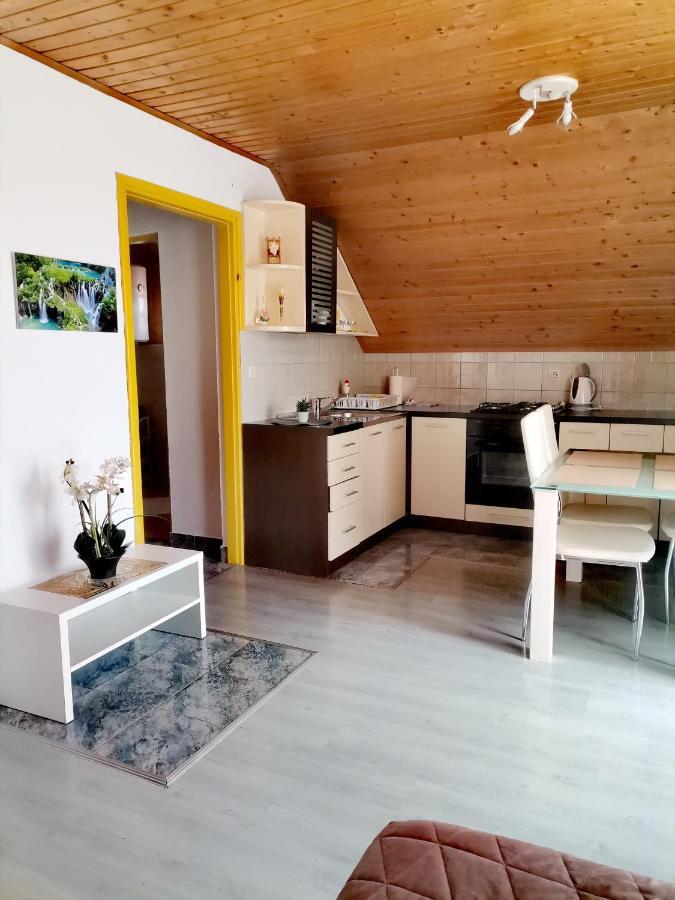 Apartment Dolores Смолянац Екстериор снимка
